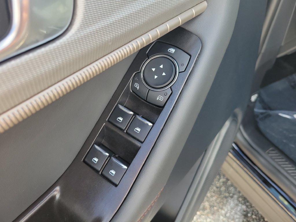 Used 2026 Ford Explorer Active RWD image 12