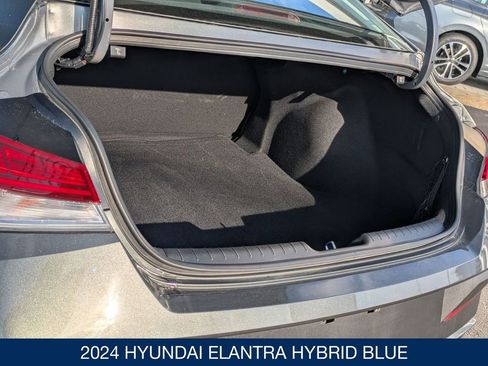 Used 2024 Hyundai Elantra Blue image 35