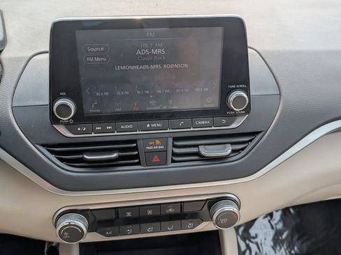 Used 2022 Nissan Altima 2.5 SV FWD image 26