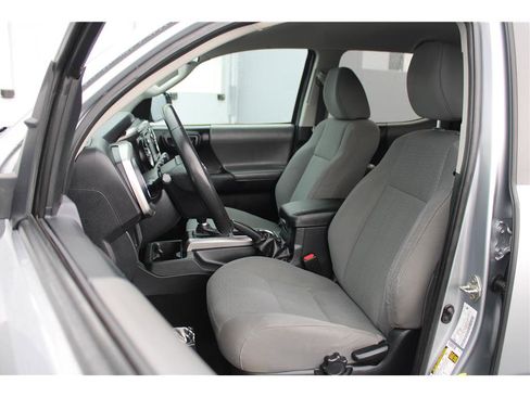 Used 2017 Toyota Tacoma SR5 w/ Tow Package image 7