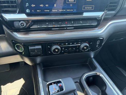 Used 2025 Chevrolet Silverado 1500 LT Trail Boss w/ Convenience Package II AWD/4WD image 19
