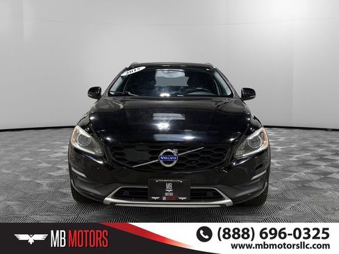 Used 2015 Volvo V60 T5 Cross Country Platinum w/ Protection Package AWD/4WD image 10