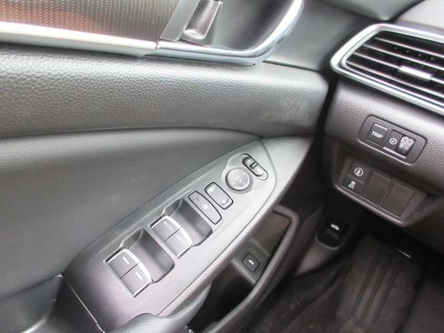 Used 2018 Honda Accord Sport image 28