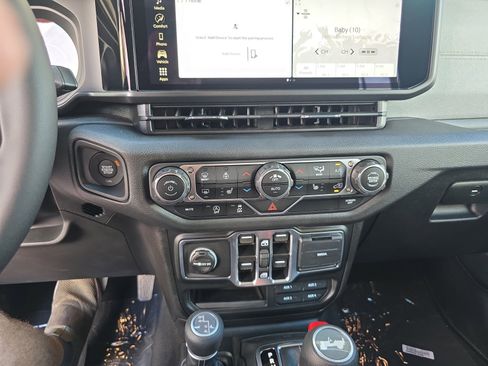 New 2025 Jeep Wrangler Sport S image 30