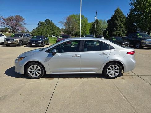 Used 2026 Toyota Corolla LE FWD image 5