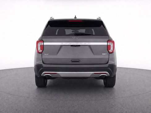 Used 2016 Ford Explorer XLT w/ Equipment Group 202A AWD/4WD image 8