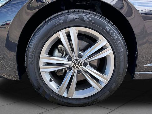 Used 2024 Volkswagen Jetta SE FWD image 10
