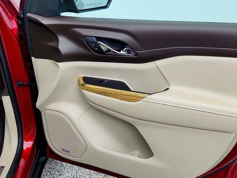 Used 2019 GMC Acadia Denali image 28