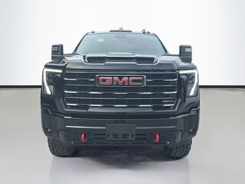 Used 2025 GMC Sierra 2500 AT4 w/ AT4 Premium Plus Package image 8