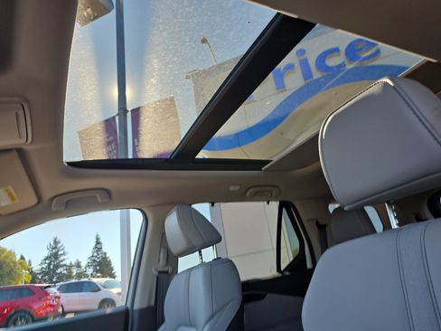 New 2025 Honda Pilot Touring image 16