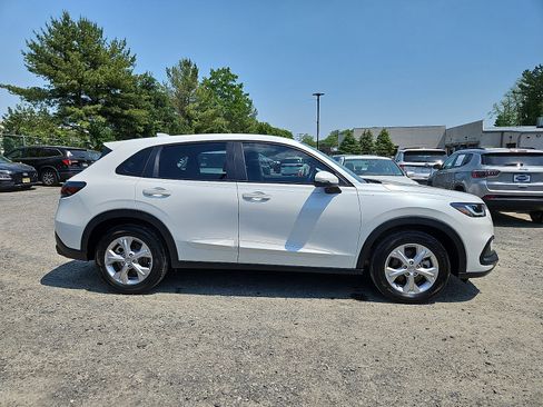 Used 2023 Honda HR-V LX image 8