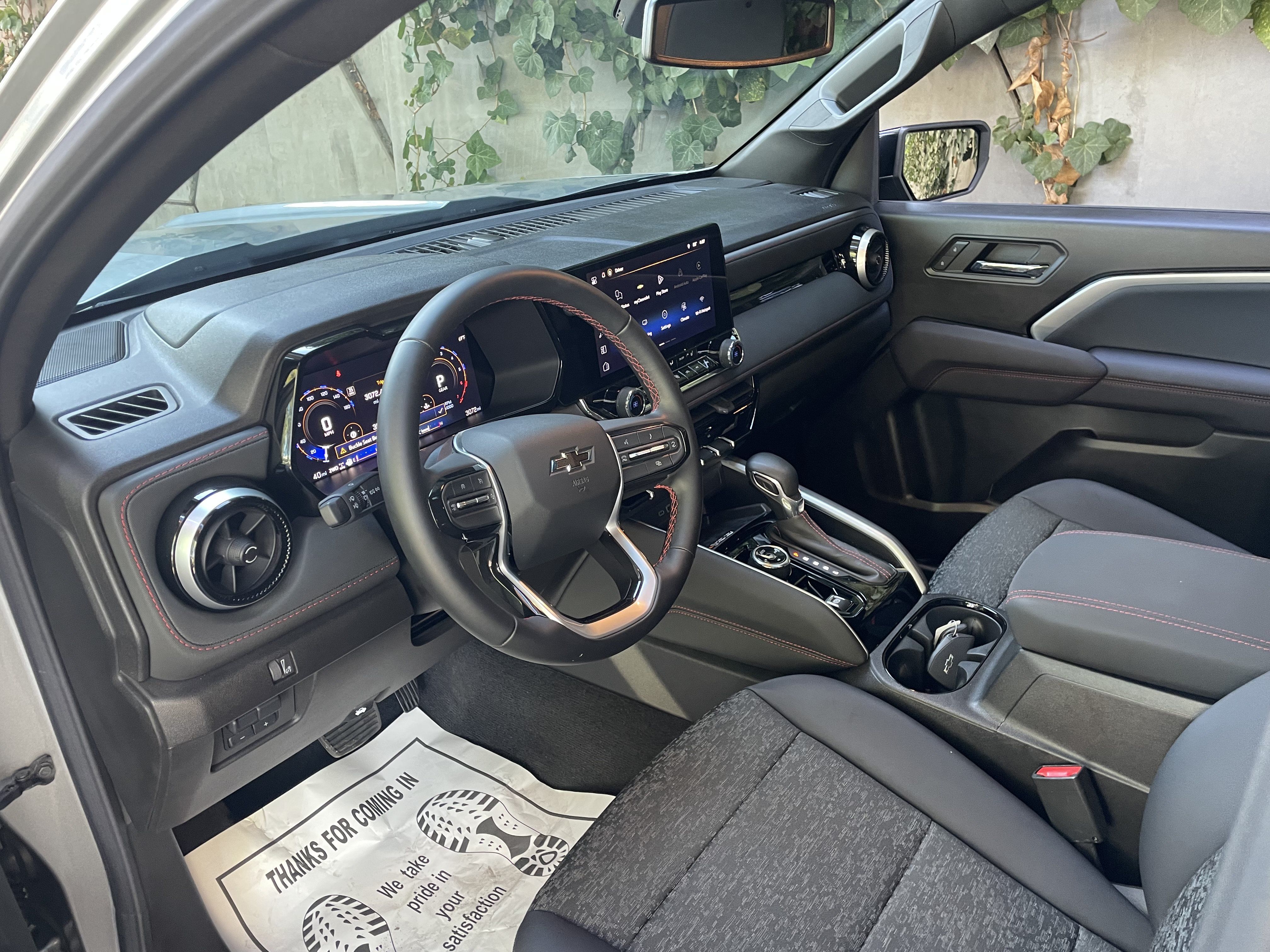 Used 2026 Chevrolet Colorado Z71 AWD/4WD image 6