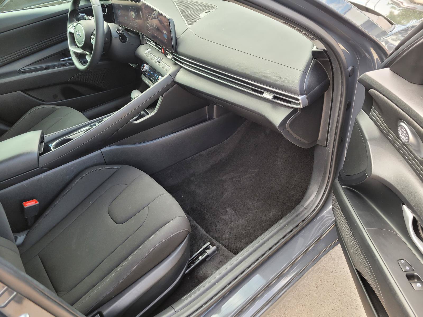 Used 2023 Hyundai Elantra SEL w/ Convenience Package FWD image 23