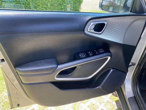 Used 2024 Kia Soul LX w/ Option Group 015 FWD image 13
