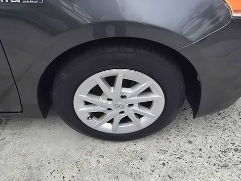 Used 2012 Toyota Prius V Five image 12