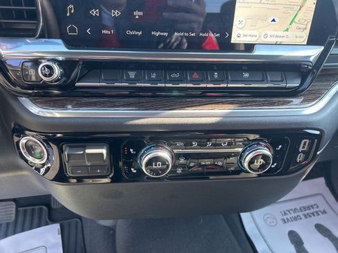 Used 2025 GMC Sierra 2500 SLE w/ Preferred Package image 25