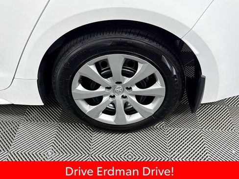 Certified 2025 Toyota Corolla LE FWD image 4