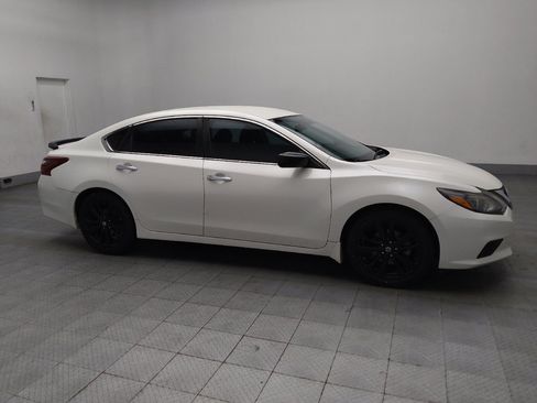 Used 2017 Nissan Altima 2.5 SR w/ Midnight Edition Package image 11