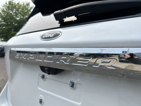Certified 2022 Ford Explorer XLT AWD/4WD image 26