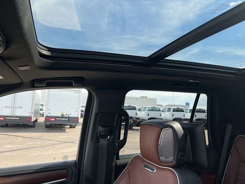 Used 2024 GMC Yukon Denali Ultimate AWD/4WD image 16