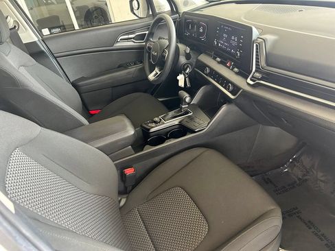 Used 2024 Kia Sportage LX FWD image 23