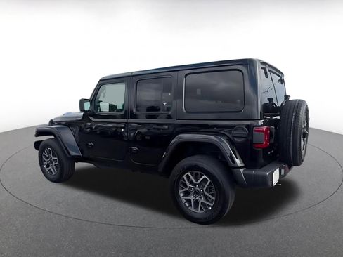 Used 2025 Jeep Wrangler Unlimited Sahara AWD/4WD image 10