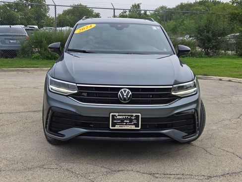Used 2024 Volkswagen Tiguan SE R-Line AWD/4WD image 4