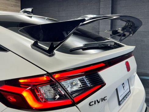 Used 2025 Honda Civic Type R image 24