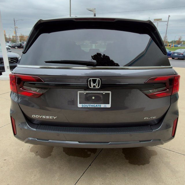 New 2027 Honda Odyssey Elite image 4