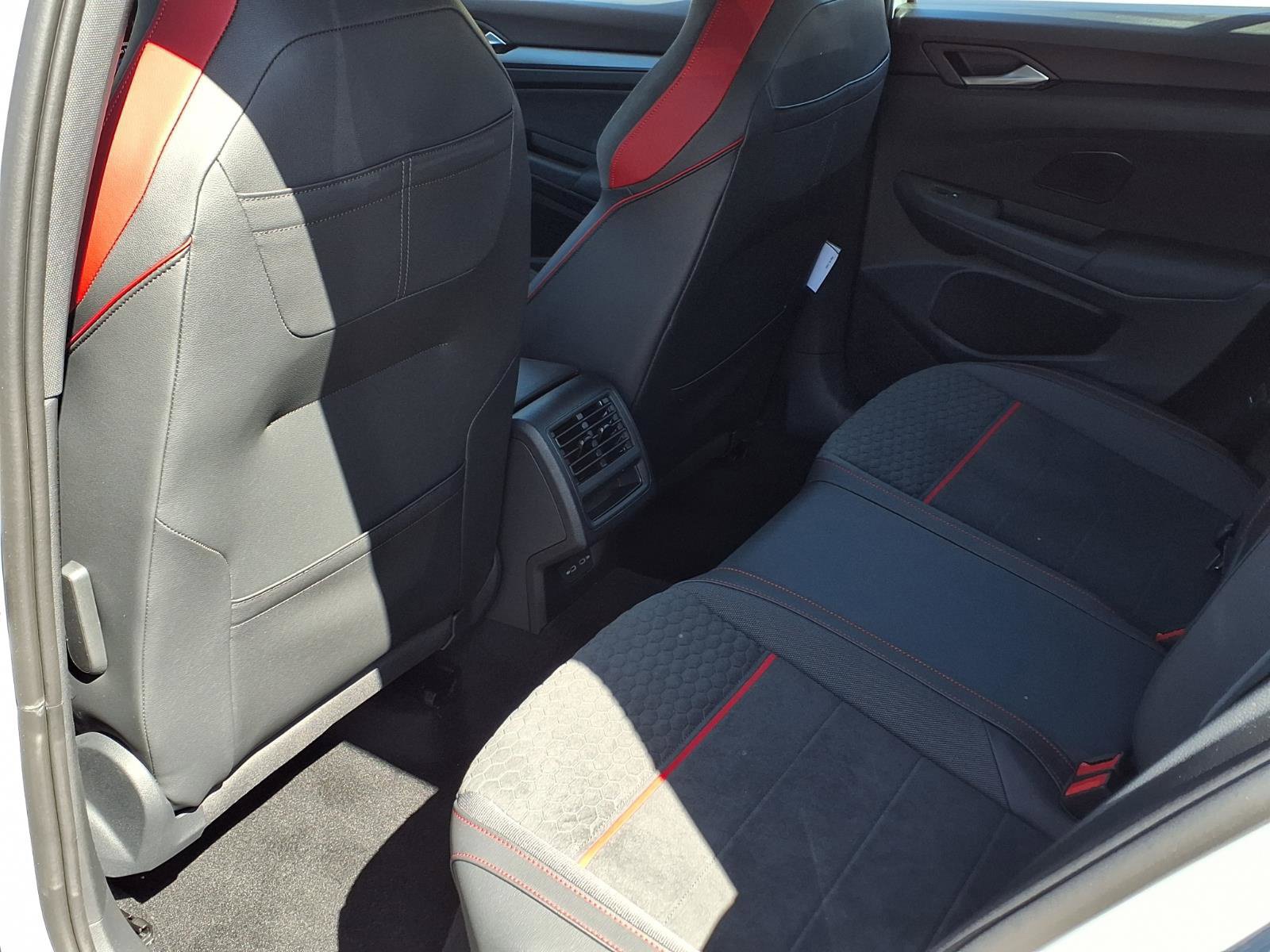 New 2026 Volkswagen GTI SE FWD image 18