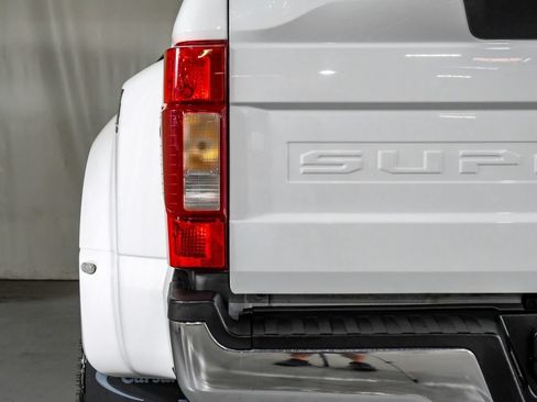 Used 2022 Ford F350 Lariat w/ Lariat Value Package AWD/4WD image 39