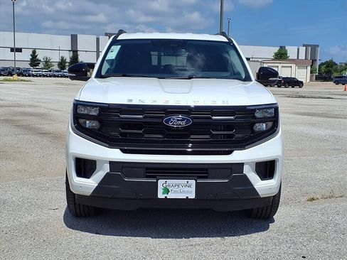New 2026 Ford Expedition Active RWD image 2