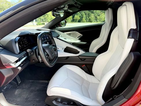 Used 2022 Chevrolet Corvette Stingray w/ Body-Color Dual Roof Package image 35