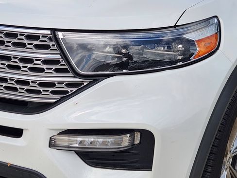 Used 2022 Ford Explorer Limited w/ Equipment Group 301A RWD image 11