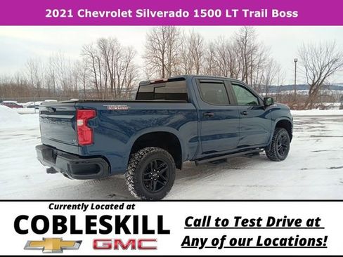 Used 2021 Chevrolet Silverado 1500 LT Trail Boss w/ Convenience Package II AWD/4WD image 3