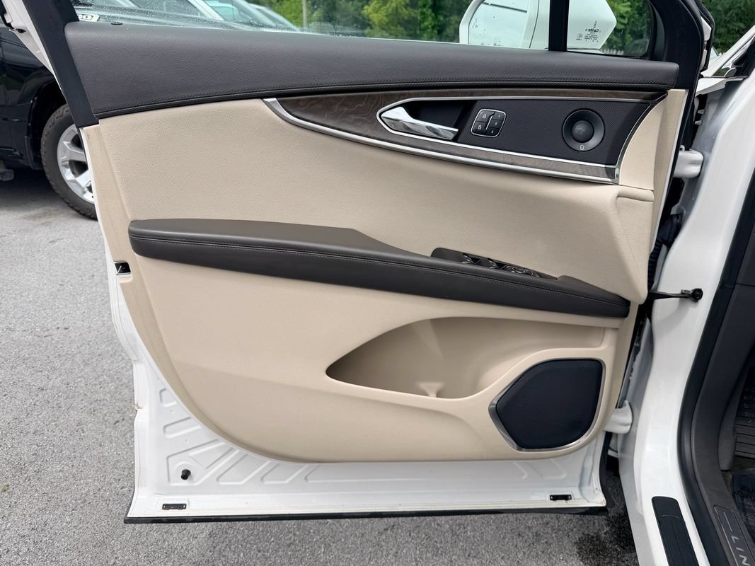 Used 2019 Lincoln Nautilus Reserve FWD image 22