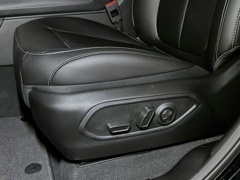 New 2026 Jeep Grand Cherokee Limited AWD/4WD image 13