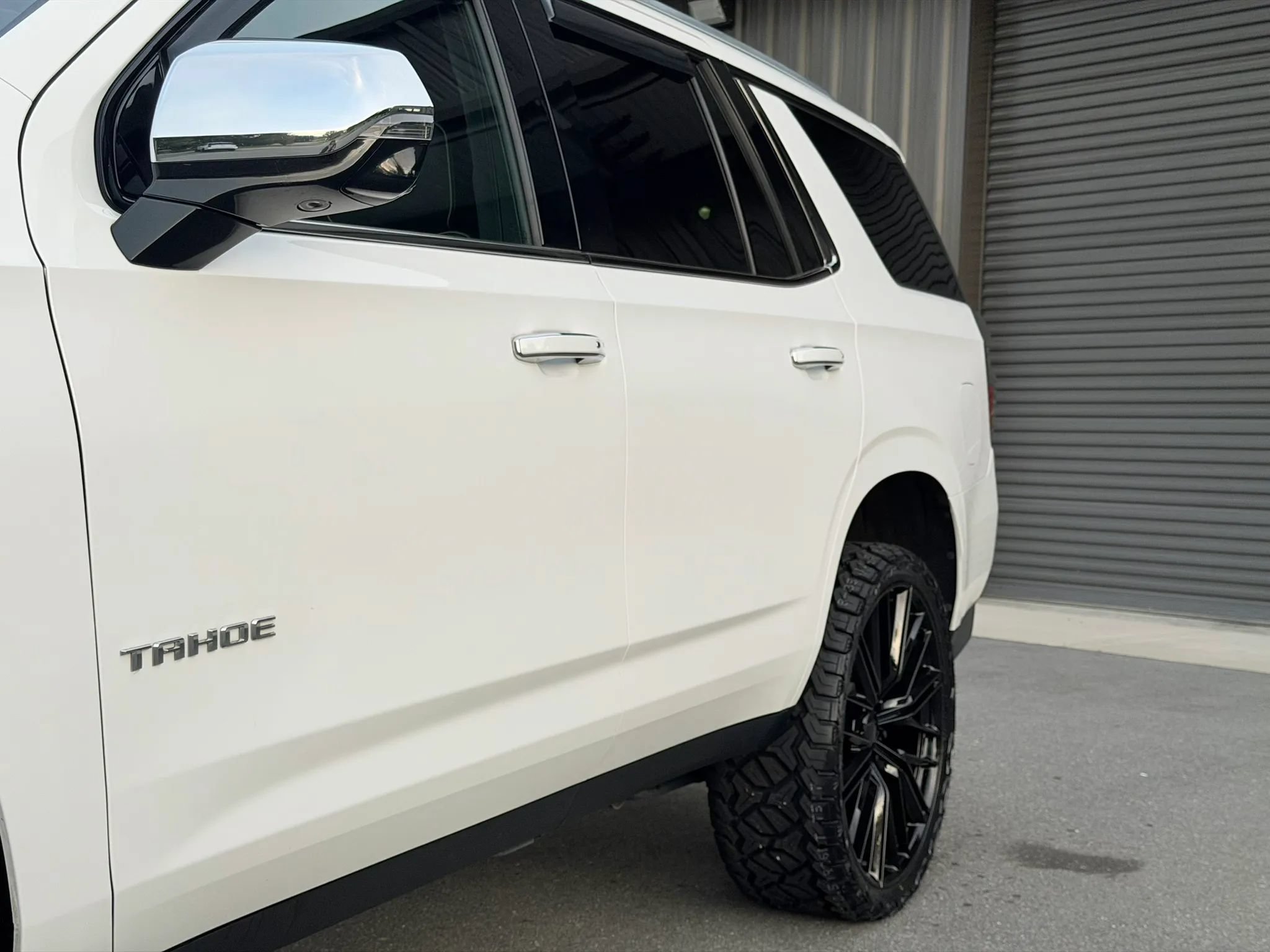 Used 2021 Chevrolet Tahoe Premier w/ Premium Package AWD/4WD image 17