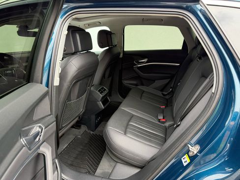 Used 2019 Audi e-tron Premium Plus image 25