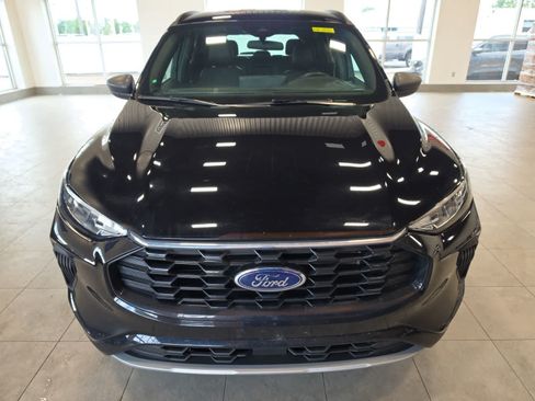 Used 2024 Ford Escape ST-Line w/ Tech Pack #1 AWD/4WD image 3