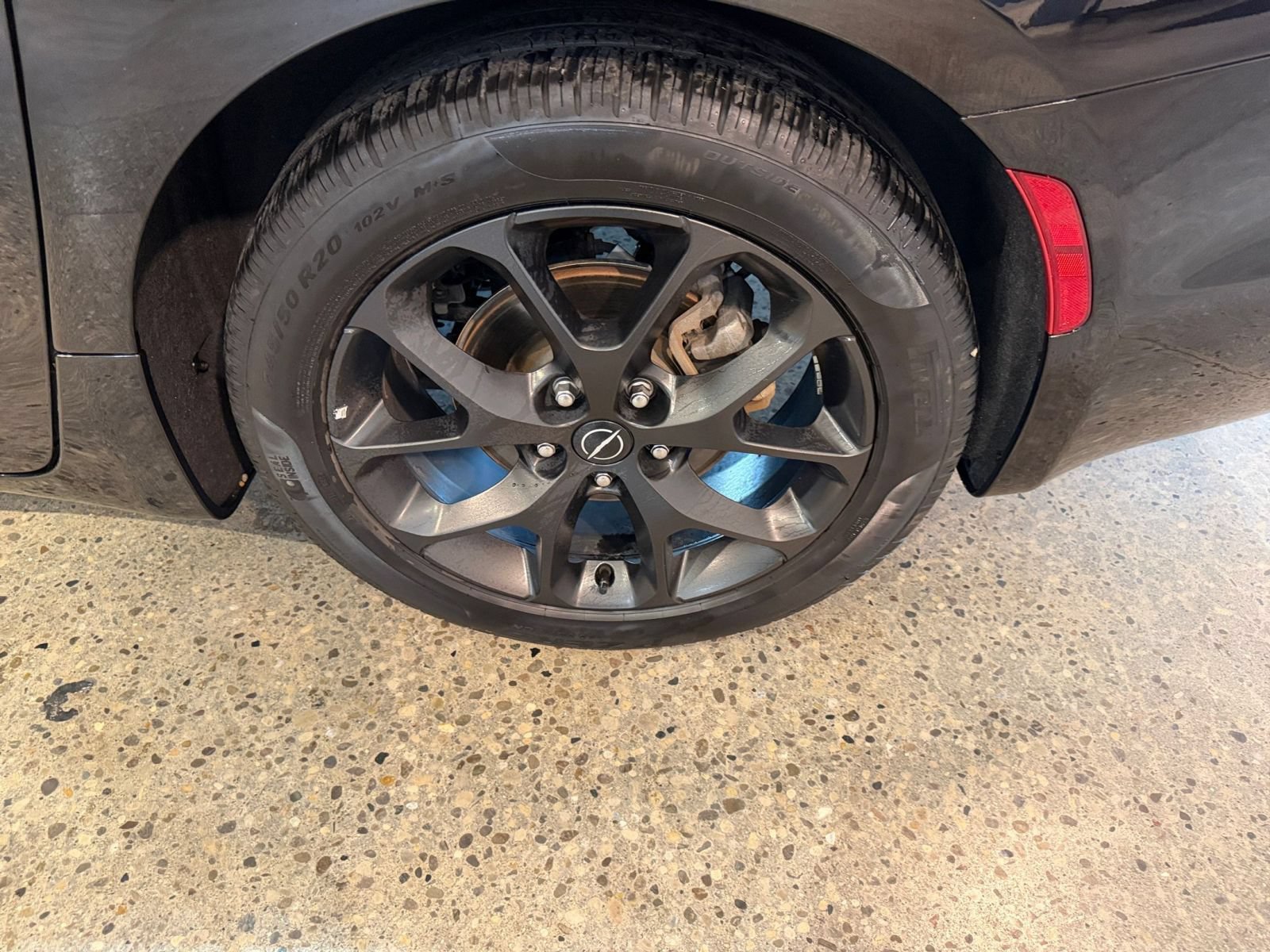 Used 2025 Chrysler Pacifica Limited FWD image 33