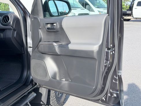 Used 2023 Toyota Tacoma SR5 w/ Technology Package AWD/4WD image 29