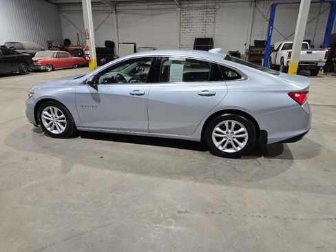 Used 2017 Chevrolet Malibu LT w/ Driver Confidence Package image 6