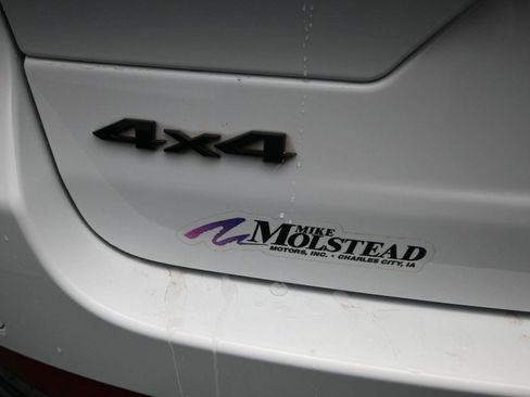 Used 2023 Jeep Grand Cherokee Altitude image 12