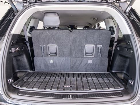 Used 2023 Jeep Grand Cherokee L Limited w/ Black Appearance Package image 18