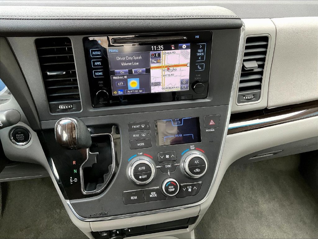 Used 2017 Toyota Sienna XLE Premium AWD/4WD image 9
