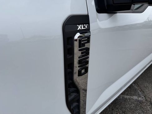 Used 2024 Ford F350 XLT AWD/4WD image 10