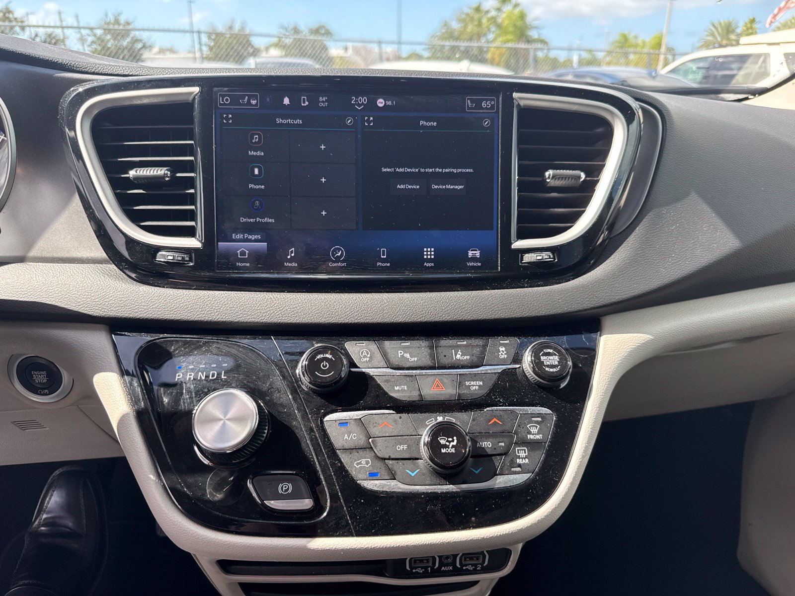Used 2024 Chrysler Pacifica Touring-L FWD image 15