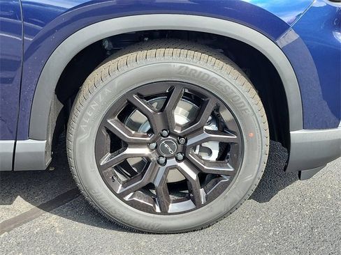 New 2025 Honda Pilot Touring image 8