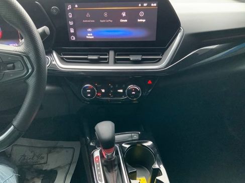 Certified 2024 Chevrolet Trax RS w/ Sunroof Package image 21